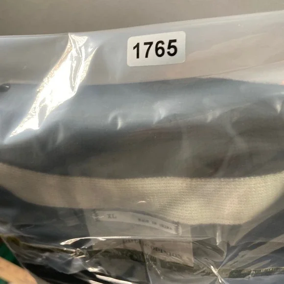 Public Opinion Men's‎ Argyle V-Neck Sweater XL Black Gray White 100% Merino Wool - Picture 10 of 10